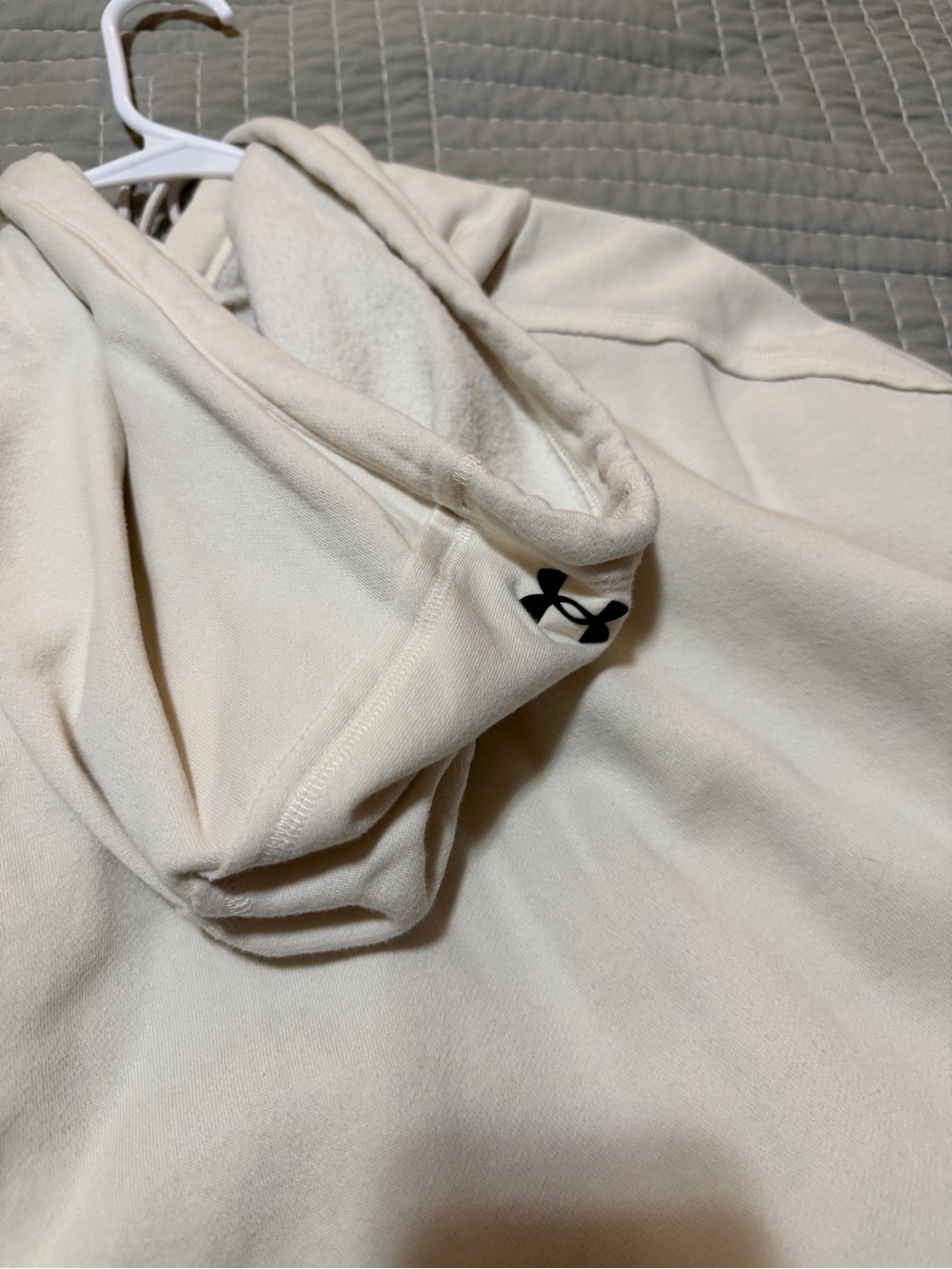 Under Armour Women's Cream Athletic Hoodie & Shorts Set Dwayne the Rock Johnson - Picture 6 of 8